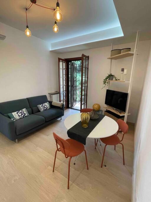 Grazioso Appartamento In Condominio Nel Verde Бучинаско Екстериор снимка